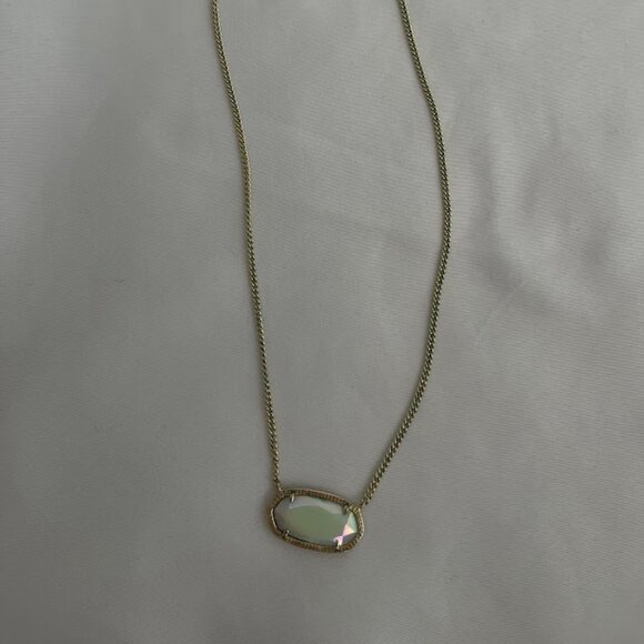 Kendra Scott Dylan Necklace in White Iridescent - Picture 4 of 5